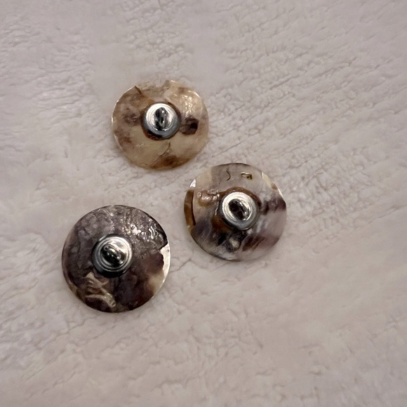 Vintage Mother of Pearl Buttons Lot - Picture 2 of 5